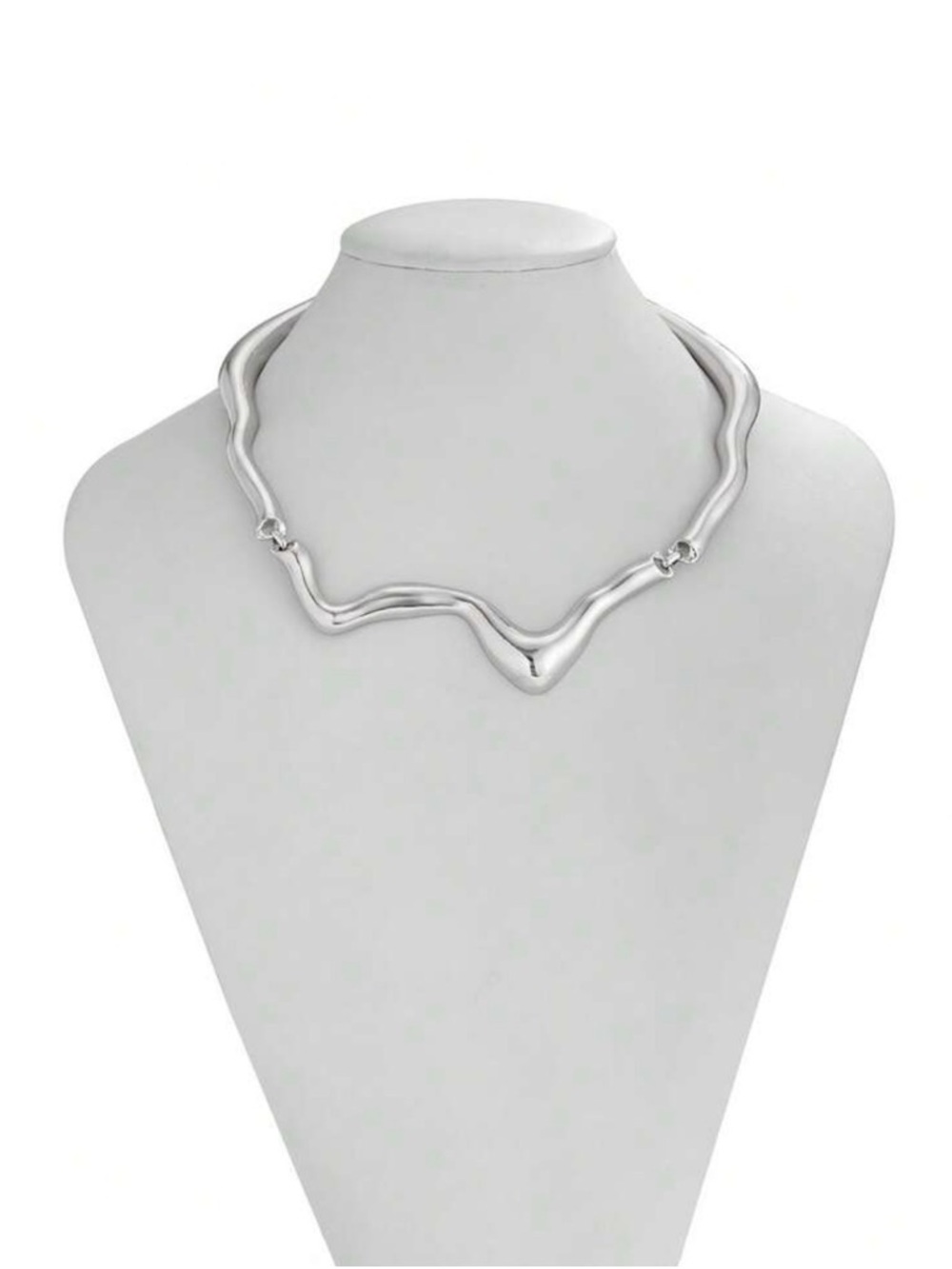 Silver Sculpted V-Shaped Choker Necklace - Women Jewelry - Picture 3 of 4